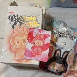 💯 authentic Pop Mart Big Into Energy Vinyl Figure LOVE